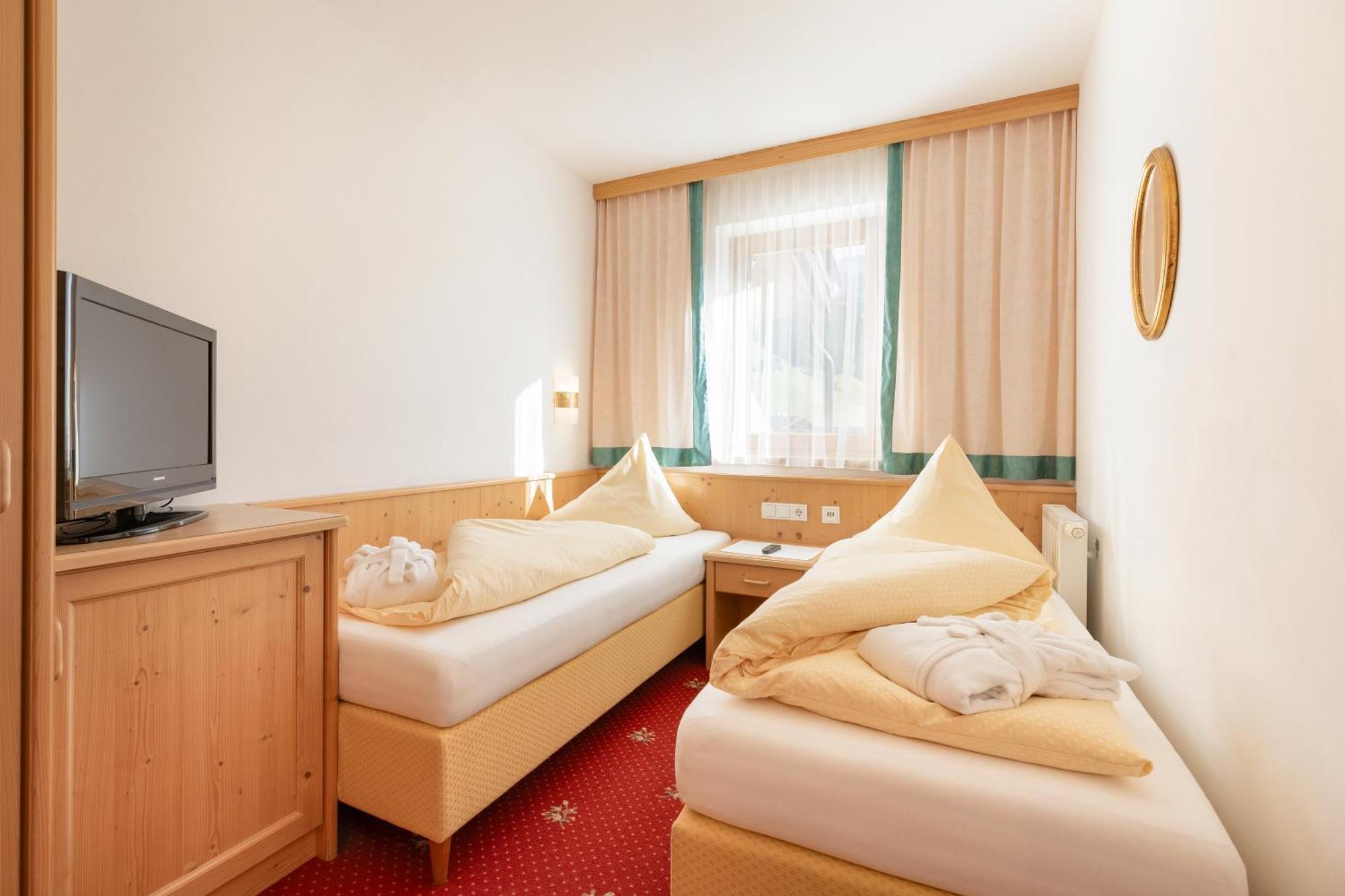 Hotel Pinzger Tux